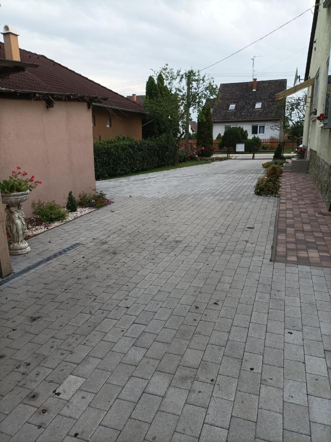 Csilla Apartment Balogunyom